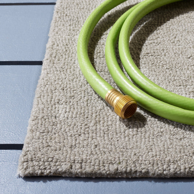 Safavieh Outdoor Micro-Loop Omp101F Grey Rug.