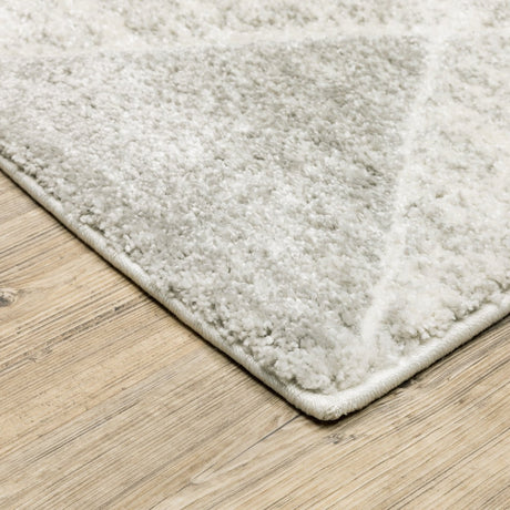 Oriental Weavers Cambria 005W2 Grey/ Ivory Rug.