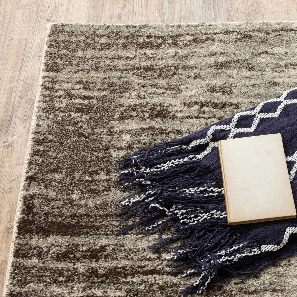 Oriental Weavers Sphinx Carson 0735A Beige/ Grey Rugs.