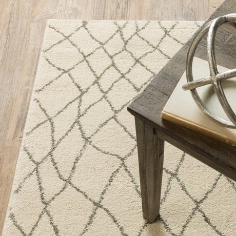 Oriental Weavers Sphinx Carson 0738B Ivory/ Grey Rugs.