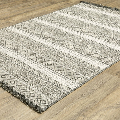 Oriental Weavers Sphinx Gillian 1622E Beige/ Black Rug.