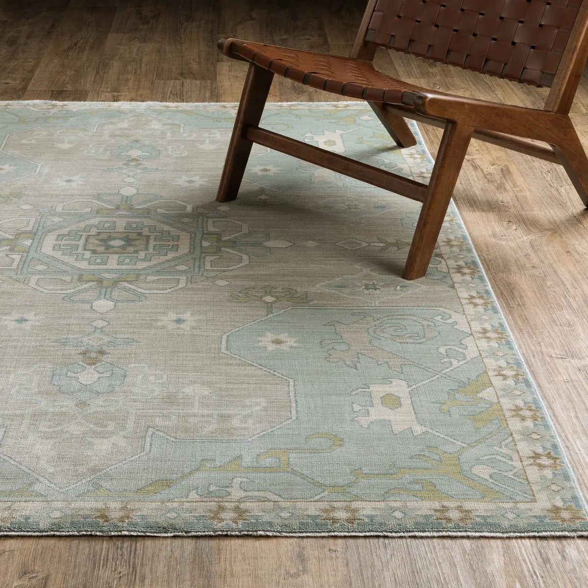 Oriental Weavers Sphinx Maeve MAE12 Blue Rugs - angle/detail