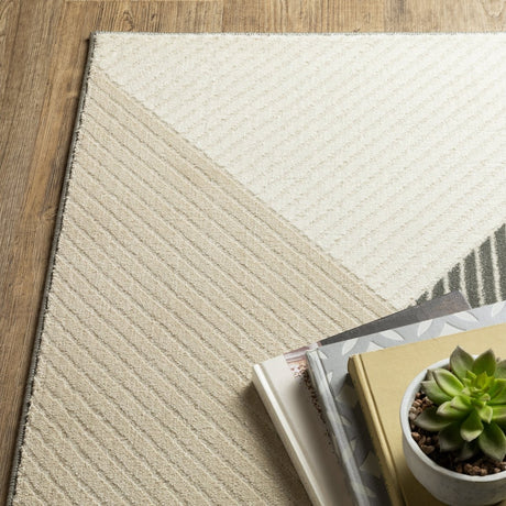 Oriental Weavers Sphinx Raylan Ray07 Ivory/ Black Rug.