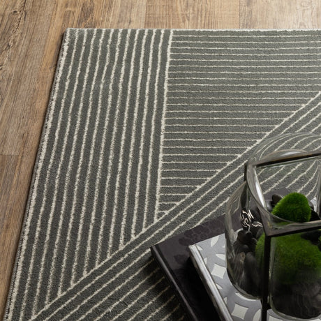 Oriental Weavers Sphinx Raylan Ray08 Grey/ Ivory Rug.