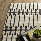 Oriental Weavers Sphinx Raylan Ray11 Ivory/ Black Rug.