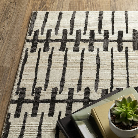 Oriental Weavers Sphinx Raylan Ray11 Ivory/ Black Rug.
