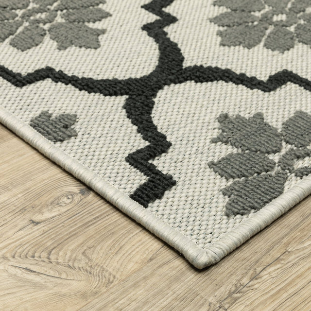 Oriental Weavers Torrey 5562E Beige/ Black Rug.