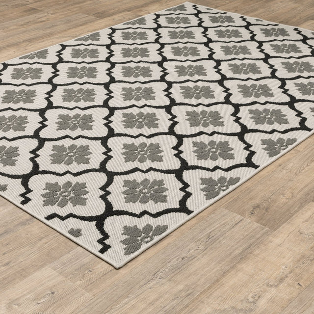 Oriental Weavers Torrey 5562E Beige/ Black Rug.