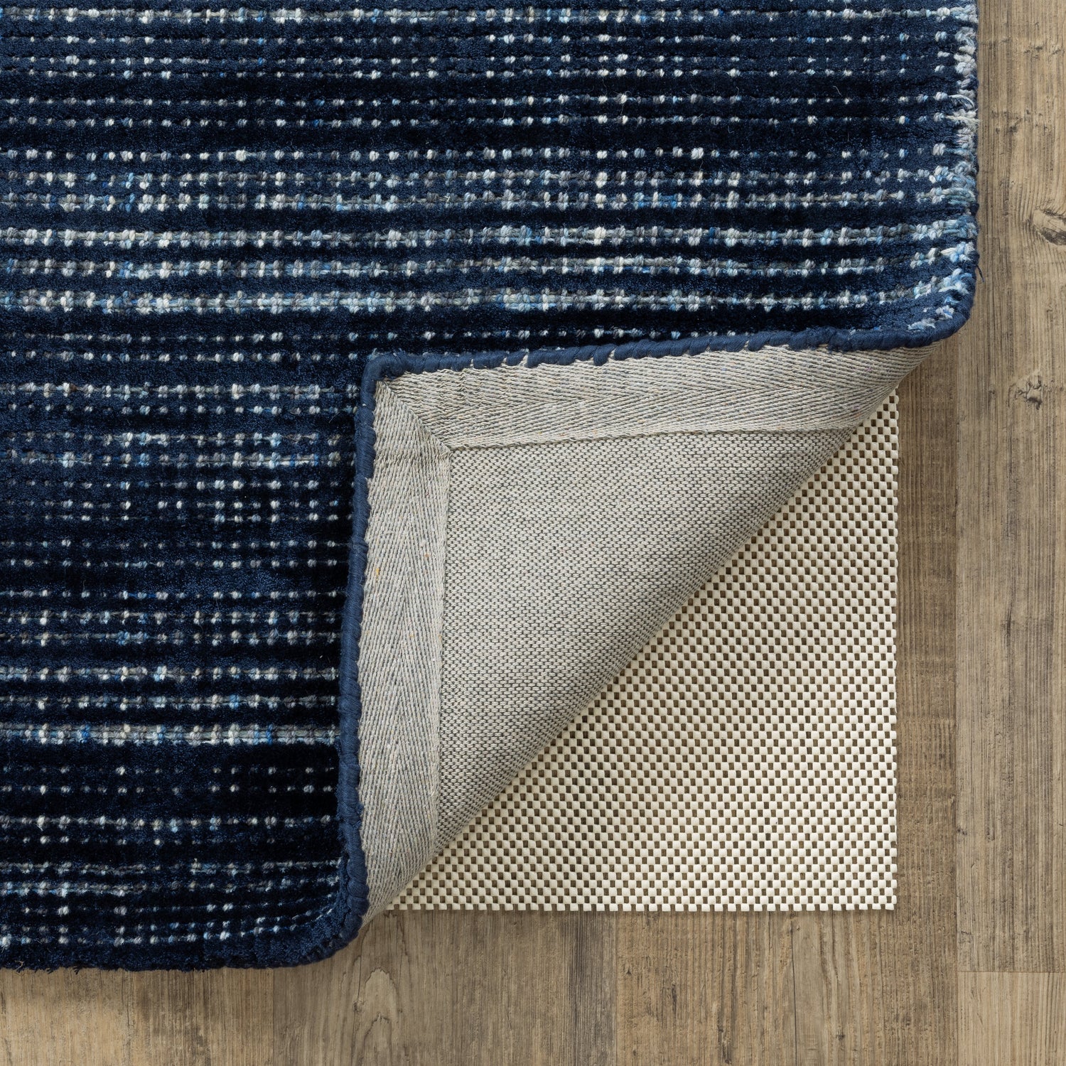 Comfortgrip rug pad surface and edge detail