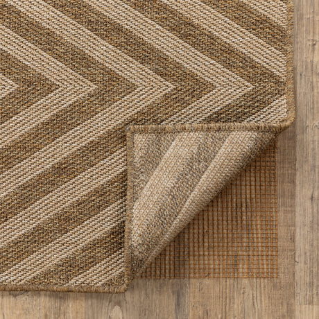 Outdoor rug pad mesh surface and edge detail