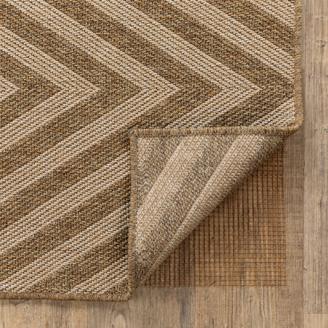 Outdoor rug pad mesh surface and edge detail