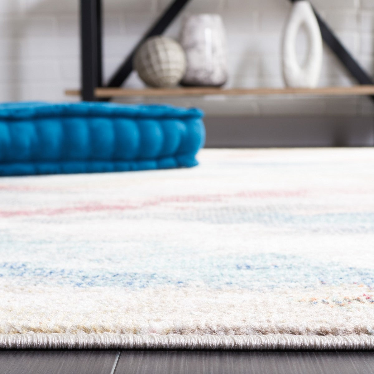 Safavieh Phoenix Phx551A Ivory/Blue Rust Rug.