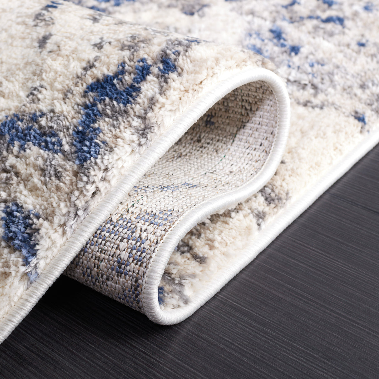 Safavieh Petra Pta102A Ivory/Blue Rug.