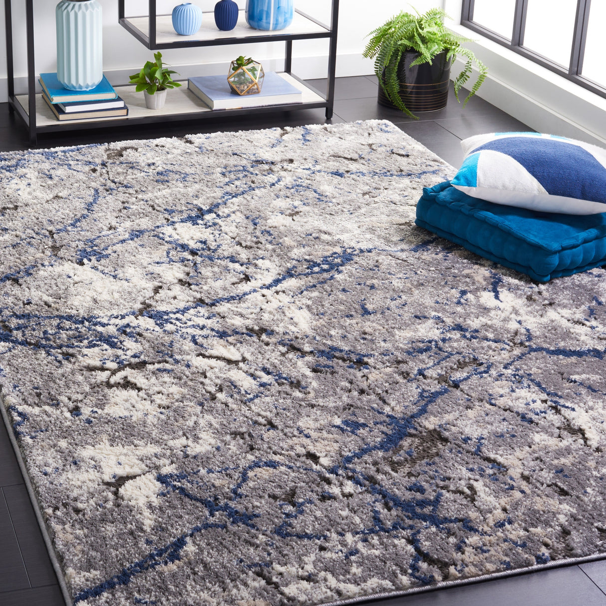 Safavieh Petra Pta108F Light Grey/Light Beige Rug.