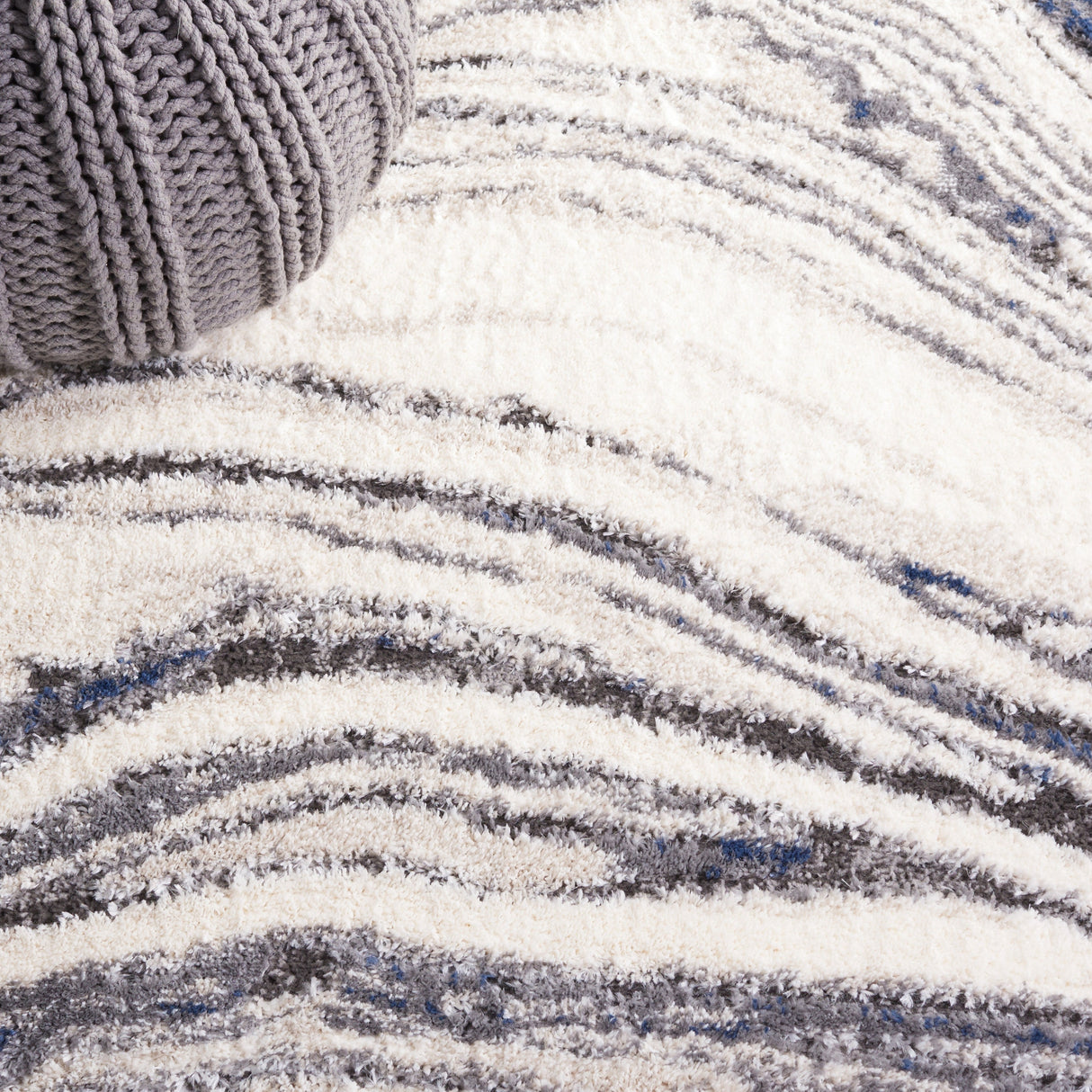 Safavieh Petra Pta110A Light Beige/Blue Rug.