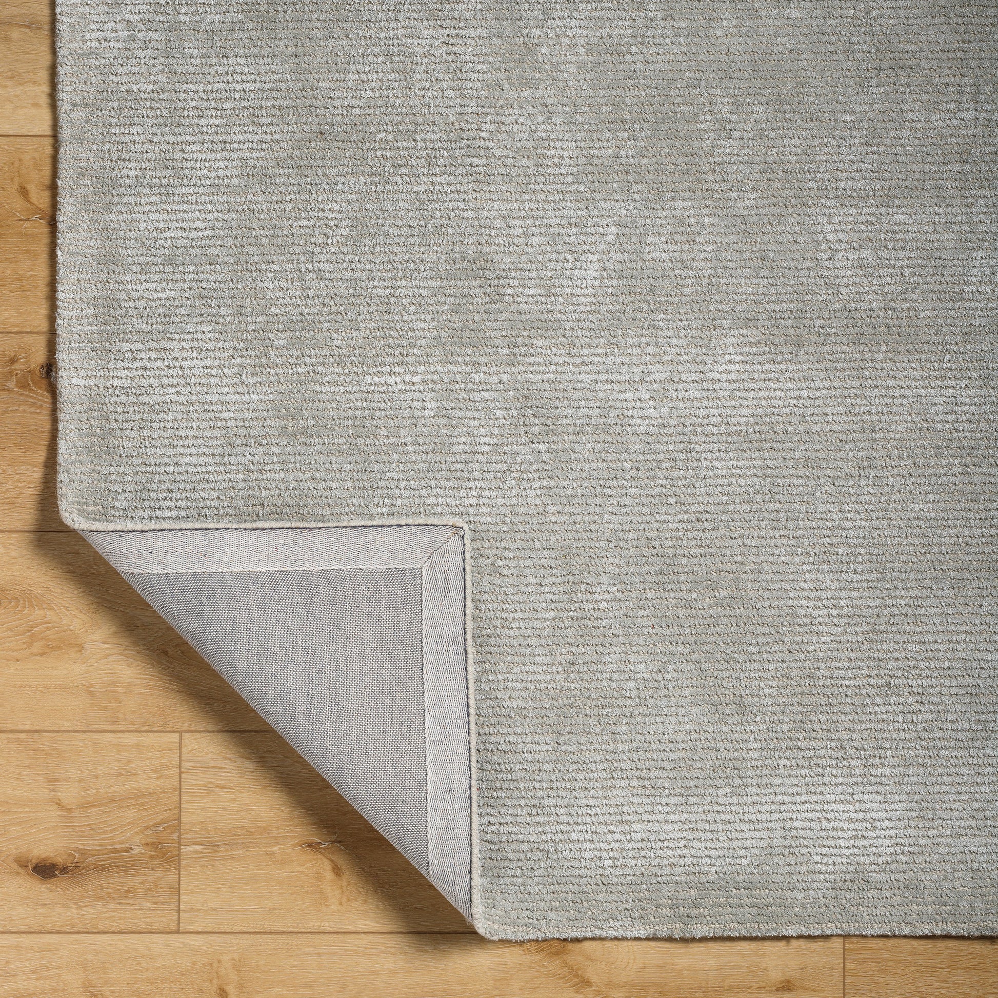 Surya Richmond Rcm-2303 Metallic - Silver, Silver Area Rug