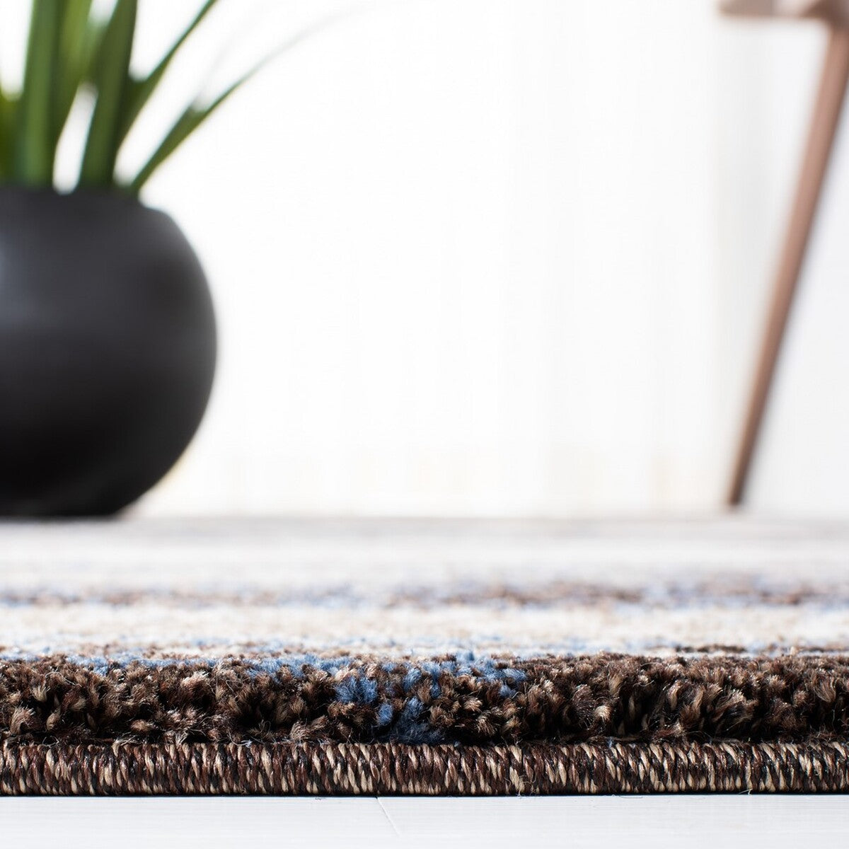 Safavieh Retro Ret2138-1165 Cream / Blue Rugs