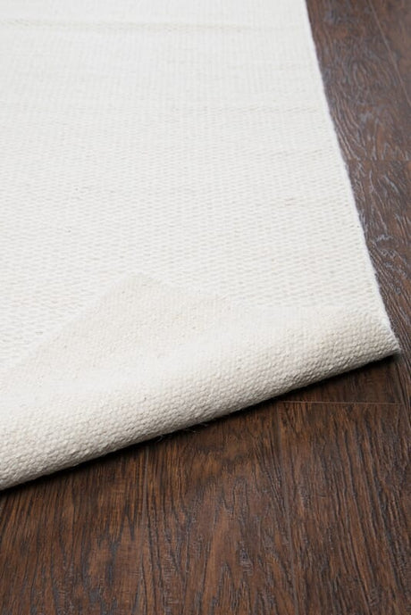 Rizzy Twist TW-3065 White Rugs.