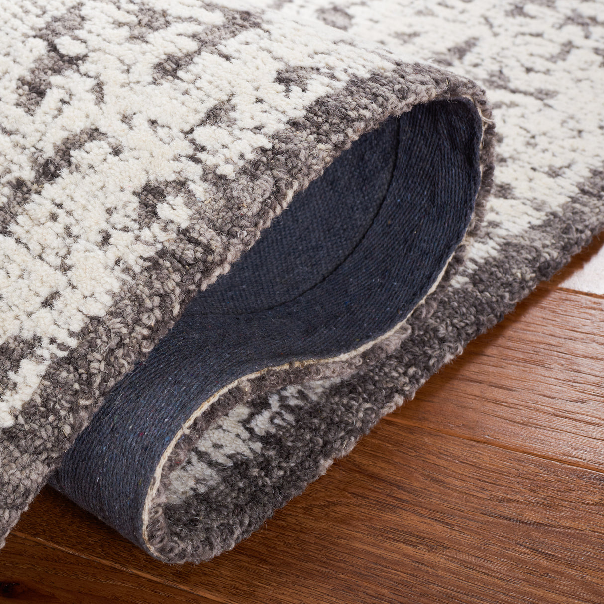 Safavieh Roslyn Ros452G Dark Grey/Ivory Rug.
