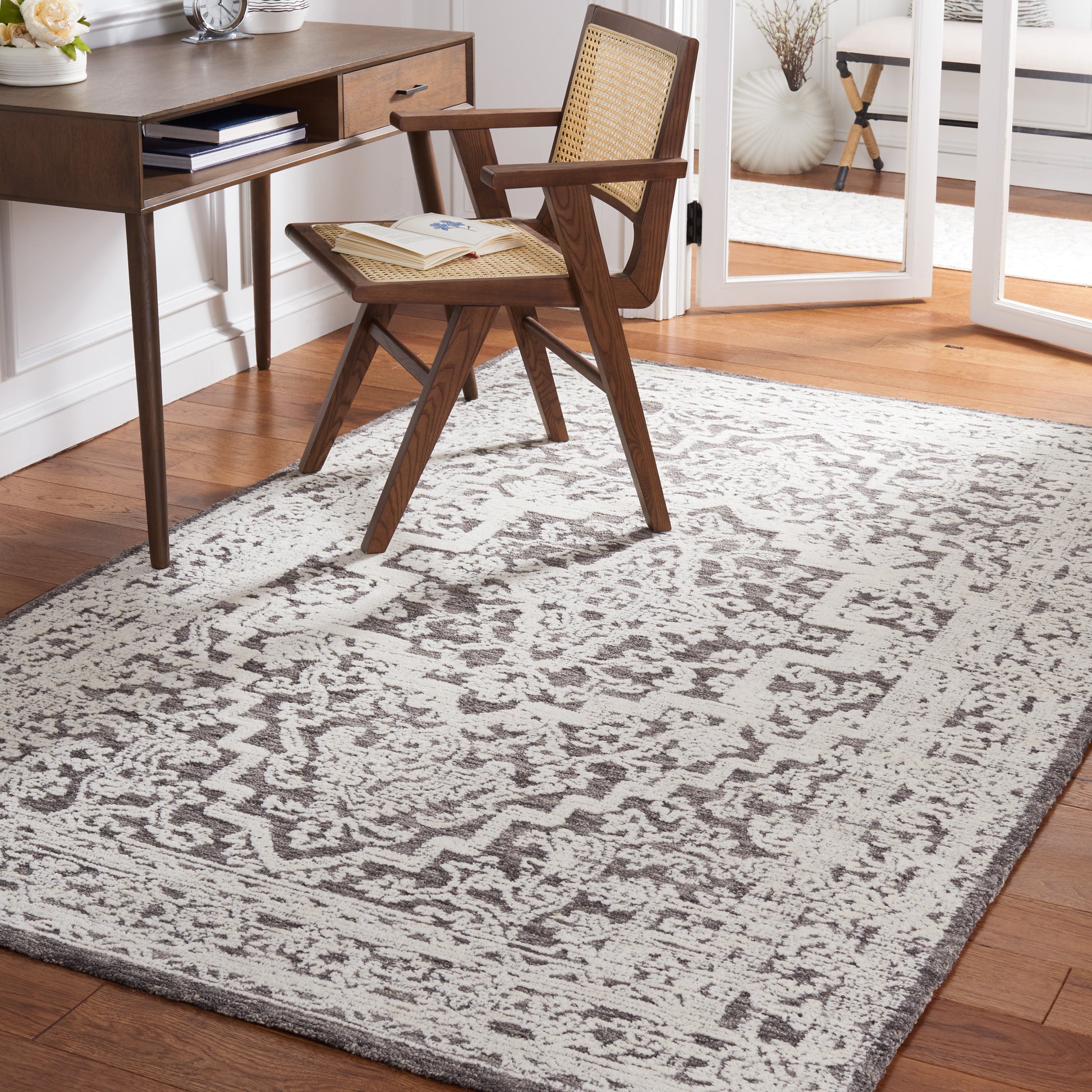 Safavieh Roslyn Ros452G Dark Grey/Ivory Area Rug