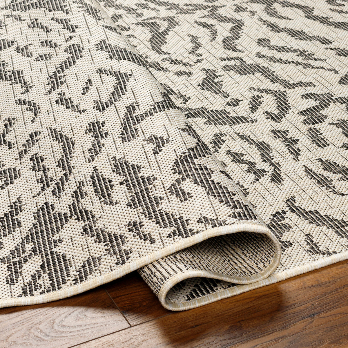 Surya Ravello Rvl-2353 Ivory, Light Beige, Light Gray, Black Rug.