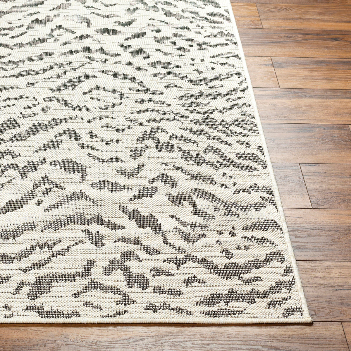 Surya Ravello Rvl-2353 Ivory, Light Beige, Light Gray, Black Rug.