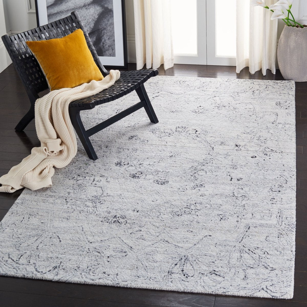 Safavieh Abstract Abt145A Ivory/Black Rugs.