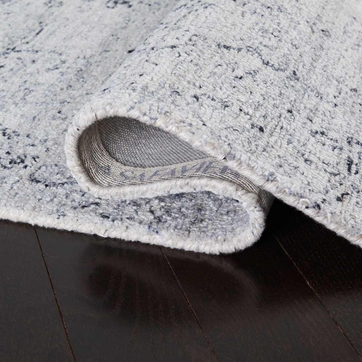 Safavieh Abstract Abt145A Ivory/Black Rugs.