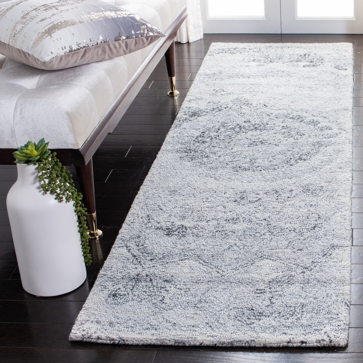 Safavieh Abstract Abt145A Ivory/Black Rugs.