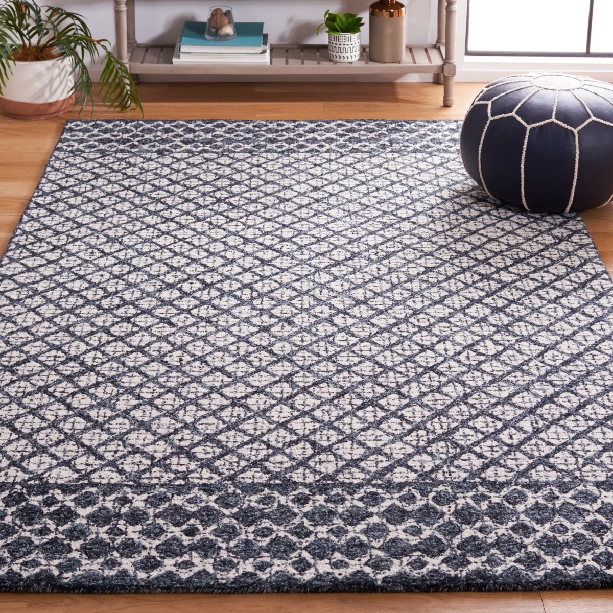 Safavieh Abstract Abt203N Ivory/Navy Rug.