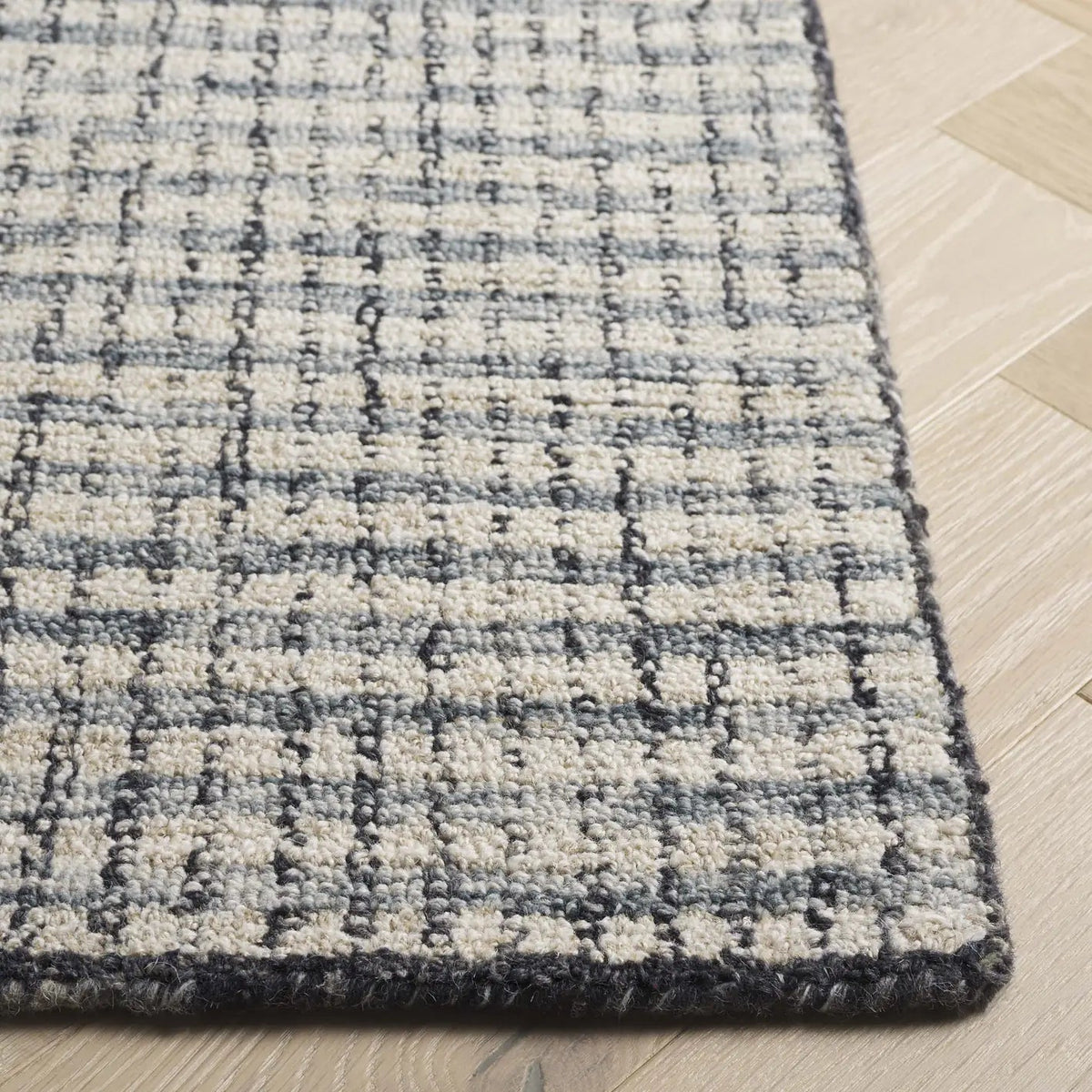 Safavieh Abstract 4'-0" x 6'-0" Rug in Ivory / Black