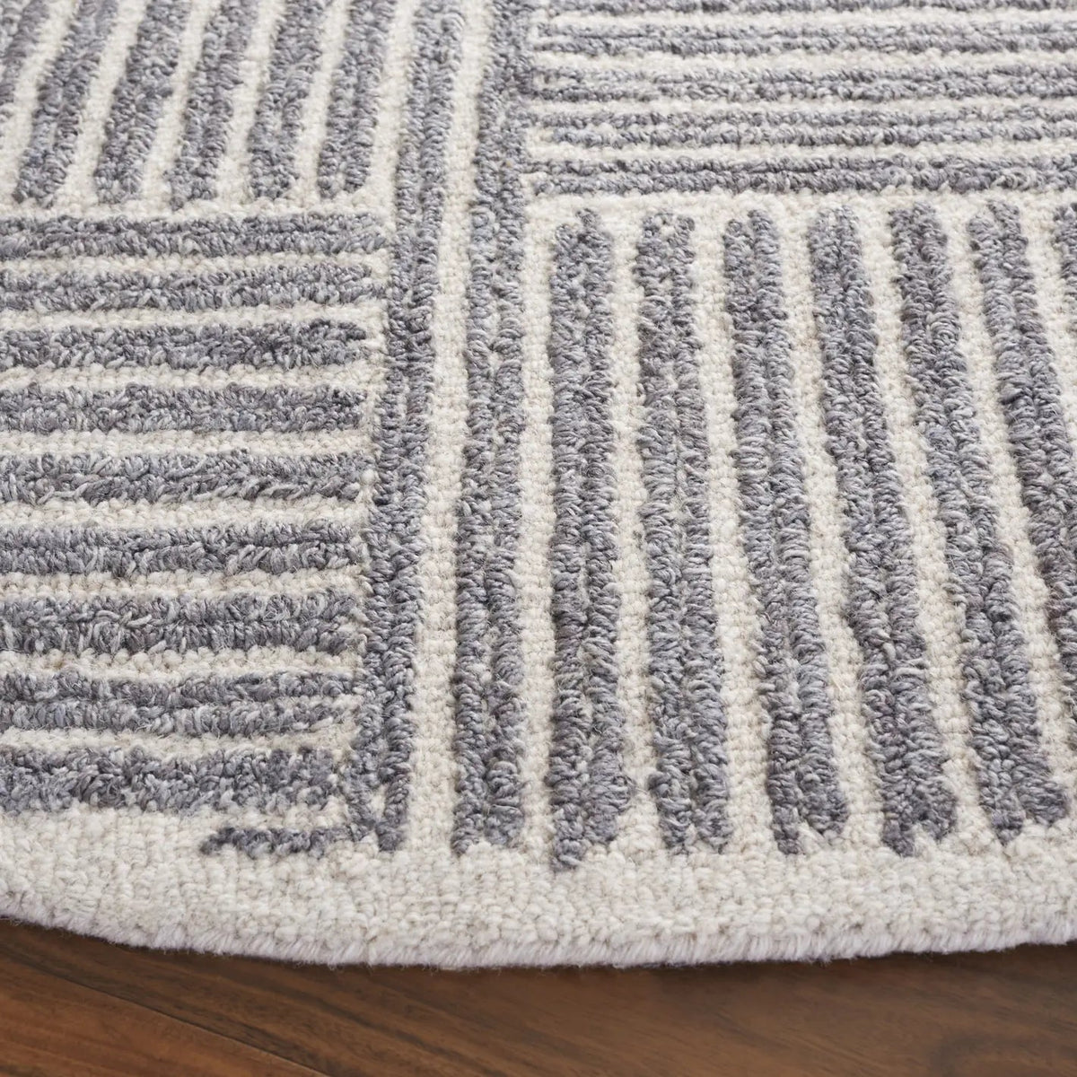 Safavieh Abstract 6'-0" x 6'-0" Rug in Ivory / Grey