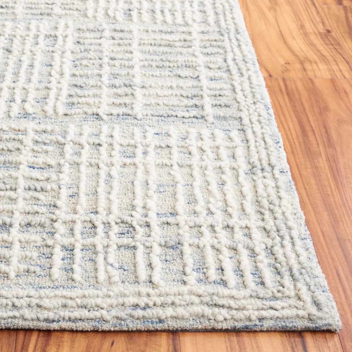 Safavieh Abstract 4'-0" x 6'-0" Rug in Blue / Grey