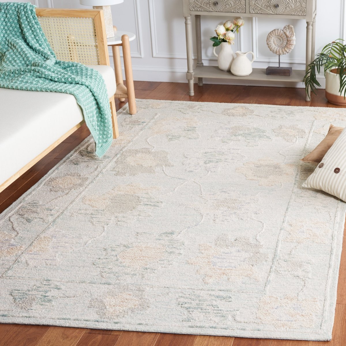 Safavieh Abstract Abt277B Beige/Grey Rug.