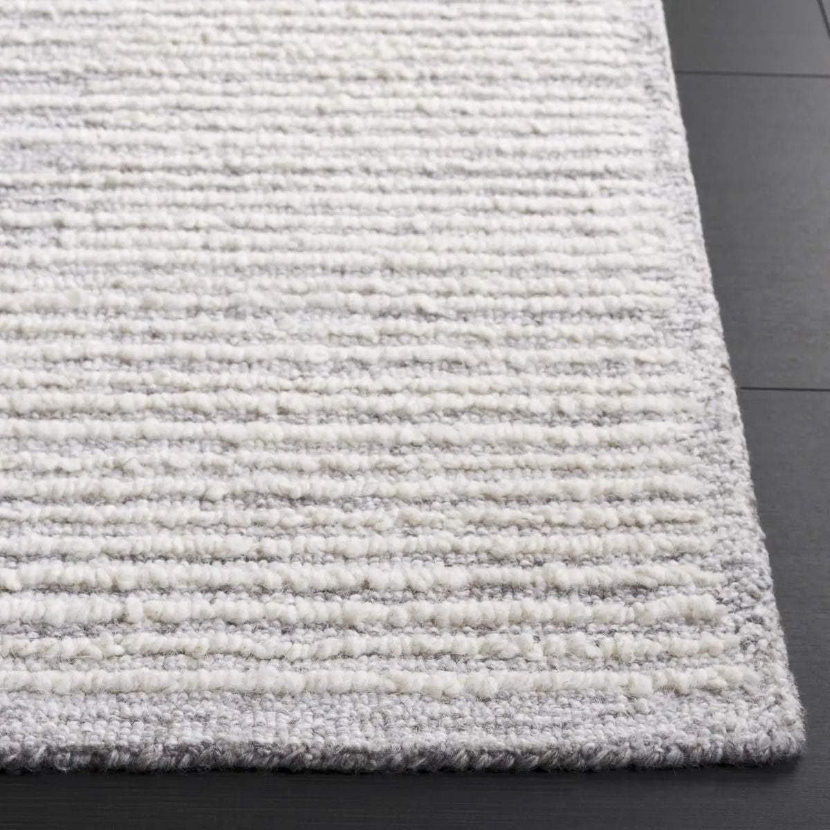 Safavieh Abstract 4'-0" x 6'-0" Rug in Grey / Ivory