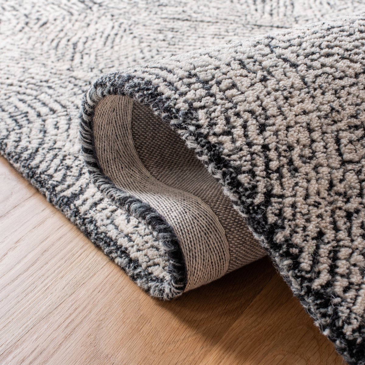 Safavieh Abstract Abt340H Ivory/Charcoal Rug - Safavieh - abt340h - 4sq
