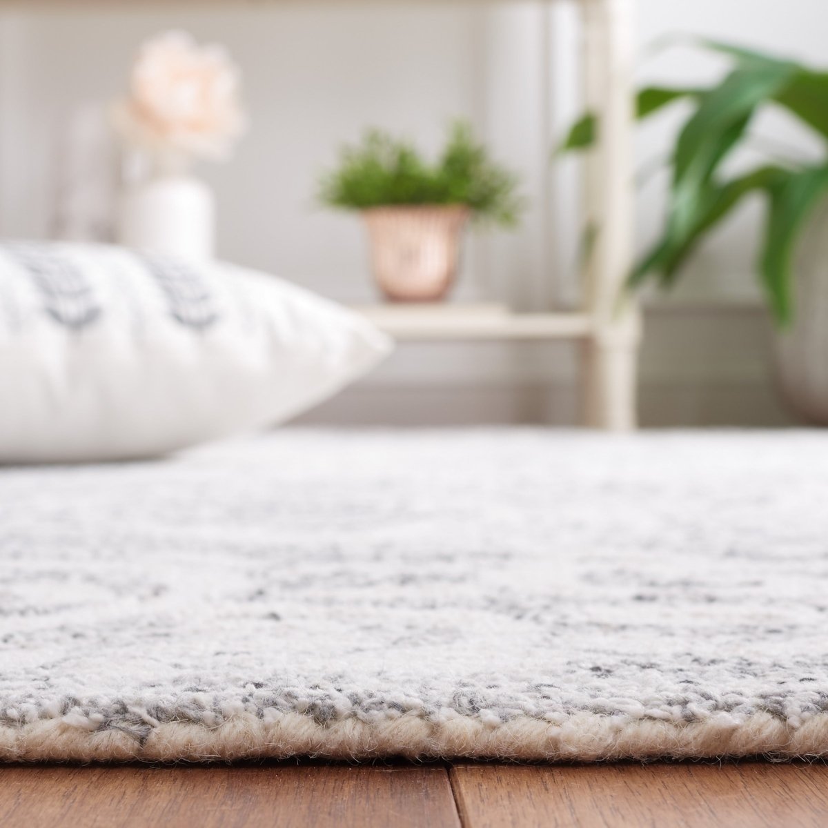 Safavieh Abstract Abt354A Ivory/Light Grey Rug.