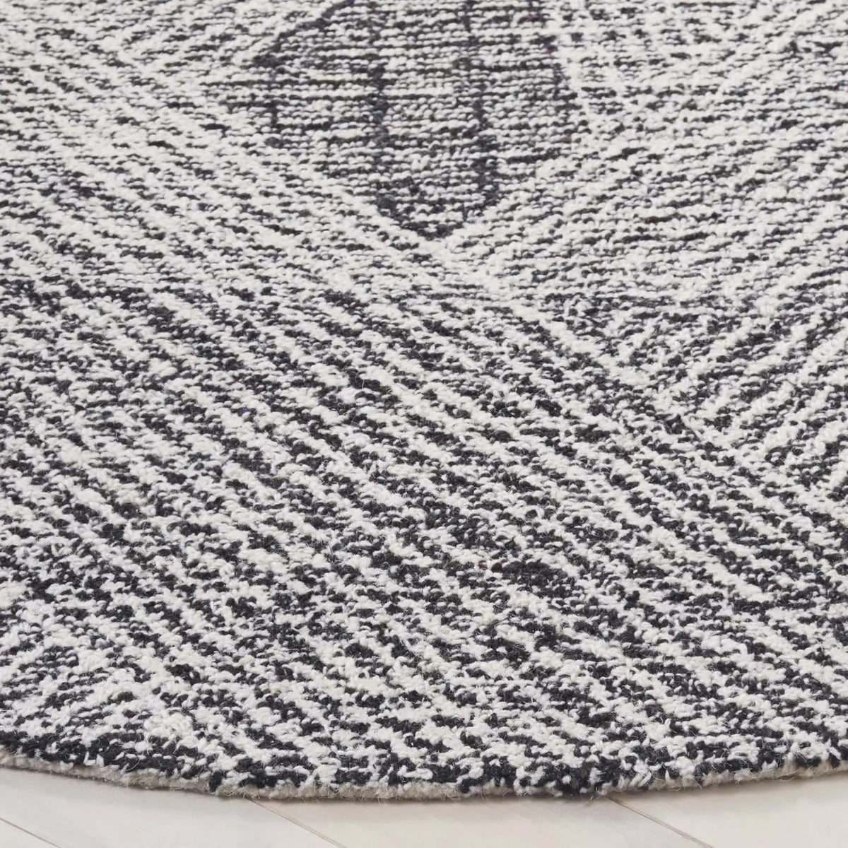 Safavieh Abstract 6'-0" x 6'-0" Rug in Ivory / Charcoal