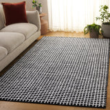 Safavieh Abstract 4'-0" x 6'-0" Rug in Ivory / Black