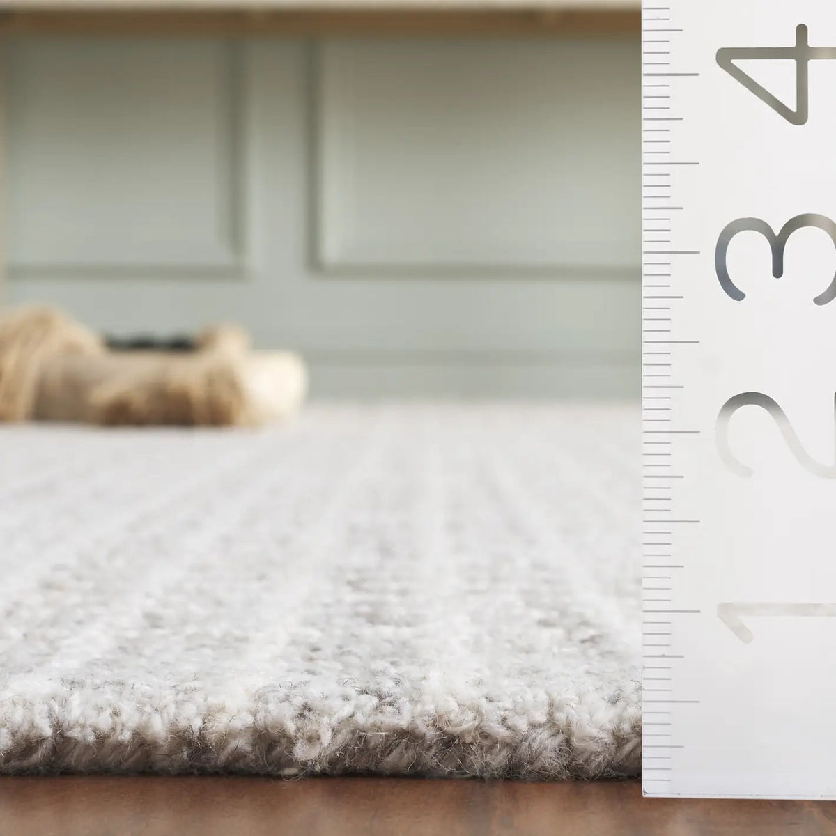 Safavieh Abstract 4'-0" x 6'-0" Rug in Natural / Ivory