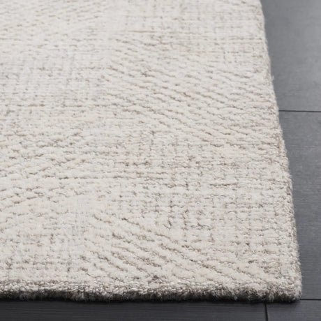 Safavieh Abstract 4'-0" x 6'-0" Rug in Natural / Ivory