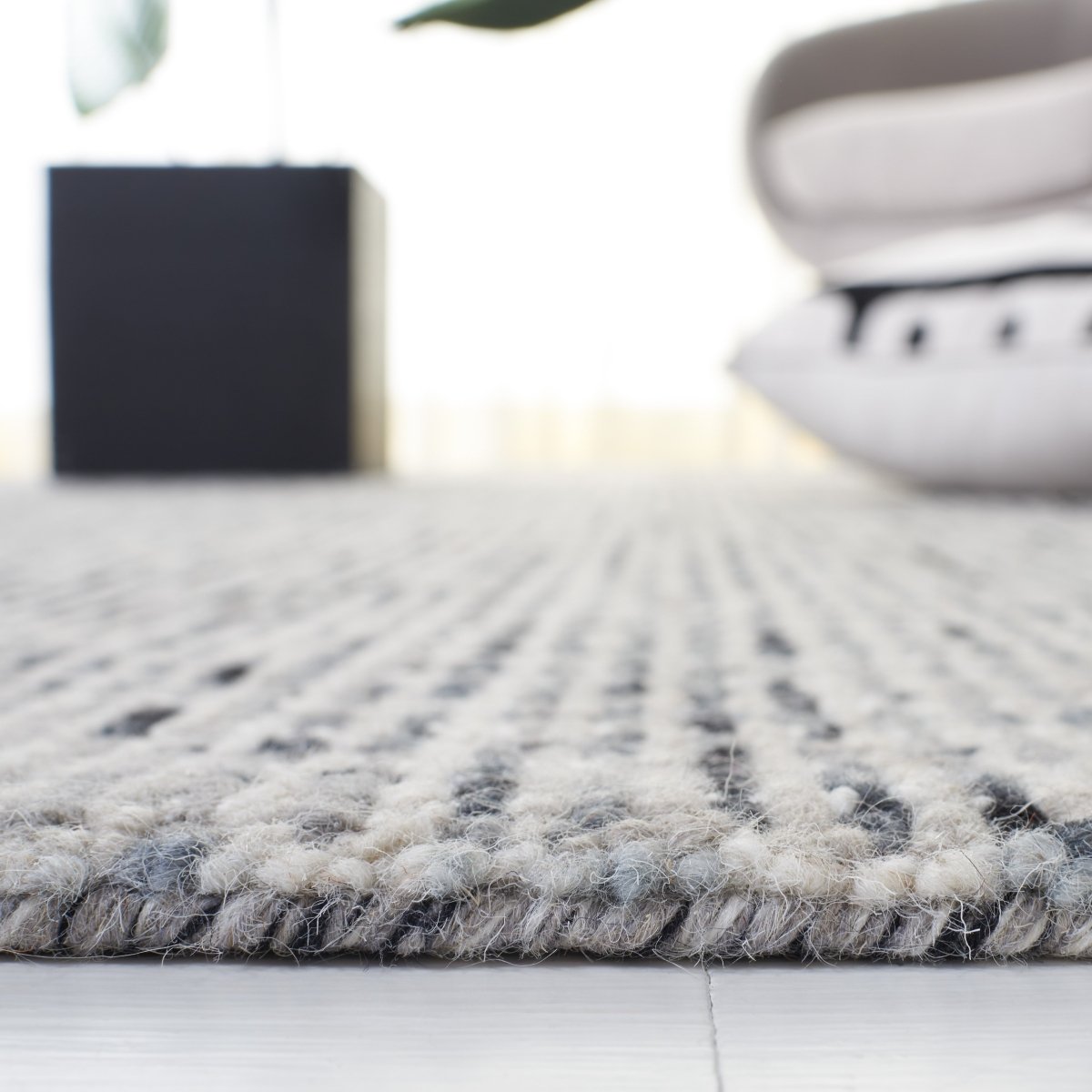 Safavieh Abstract Abt468H Dark Grey/Ivory Rug.