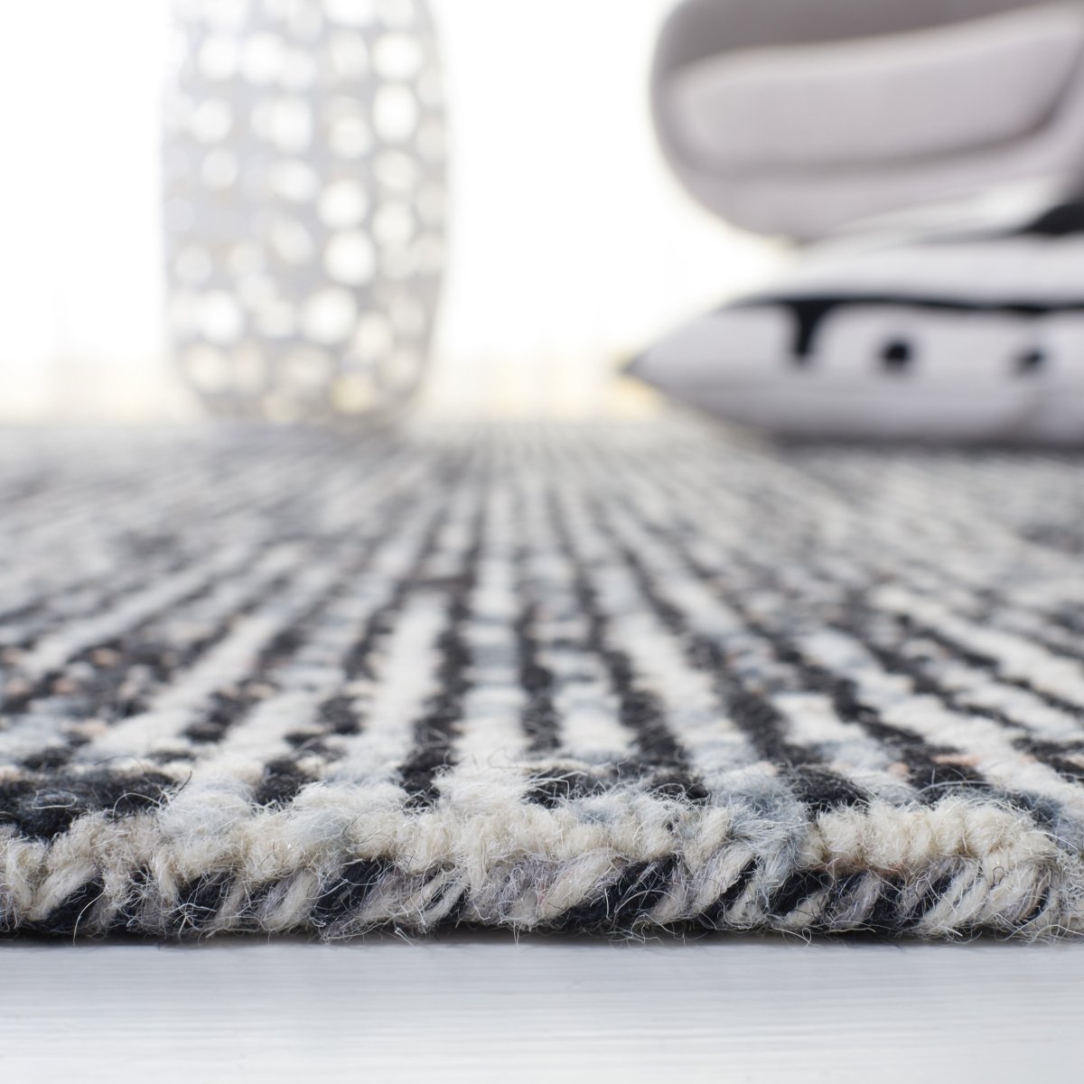 Safavieh Abstract Abt468L Black/Grey Rug.
