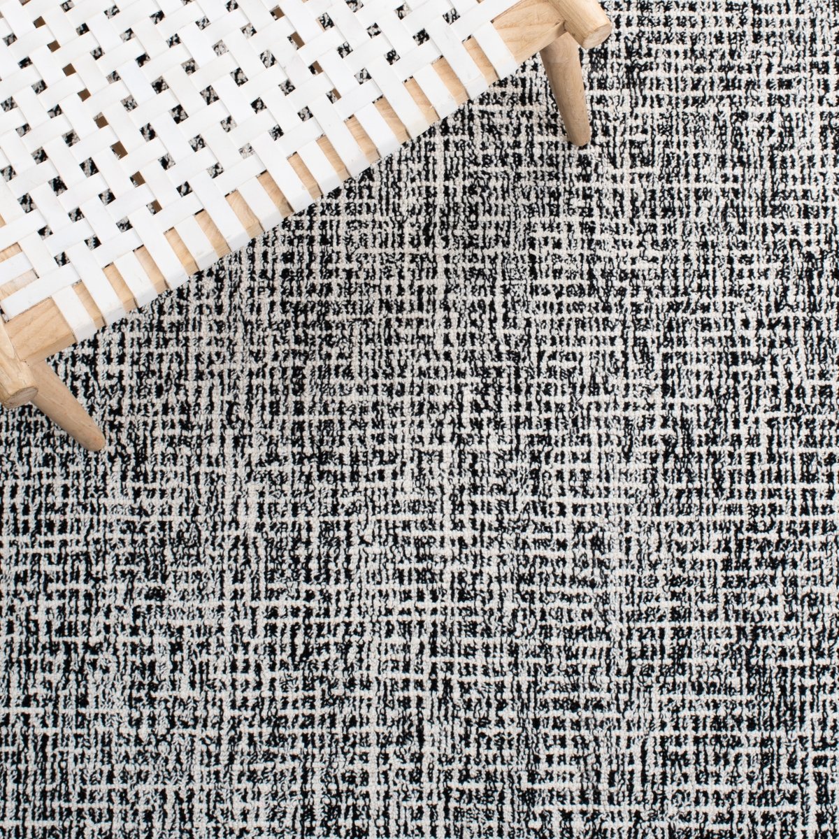 Safavieh Abstract Abt468Z Black/Ivory Rug.