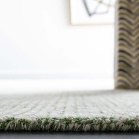 Safavieh Abstract Abt470Y Ivory/Green Rug.