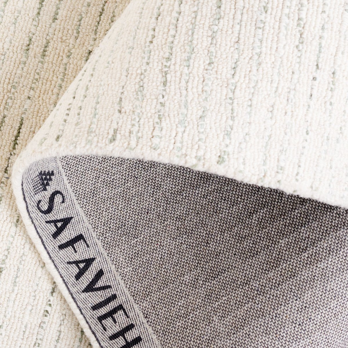 Safavieh Abstract Abt471A Ivory/Sage Rug.