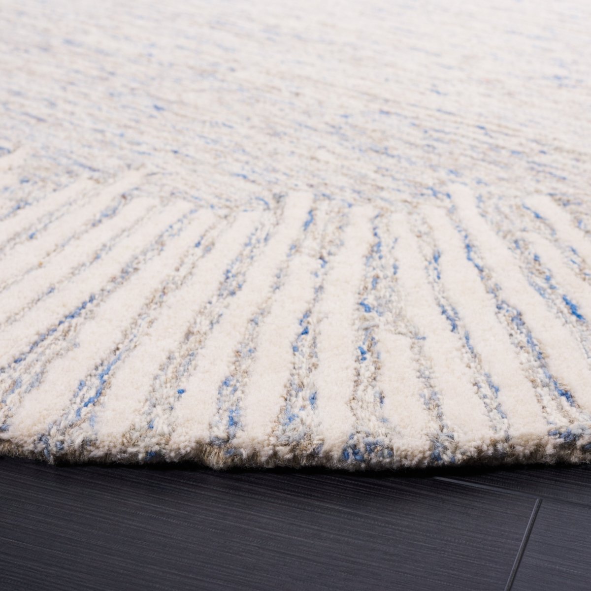 Safavieh Abstract Abt478M Blue/Ivory Rug.