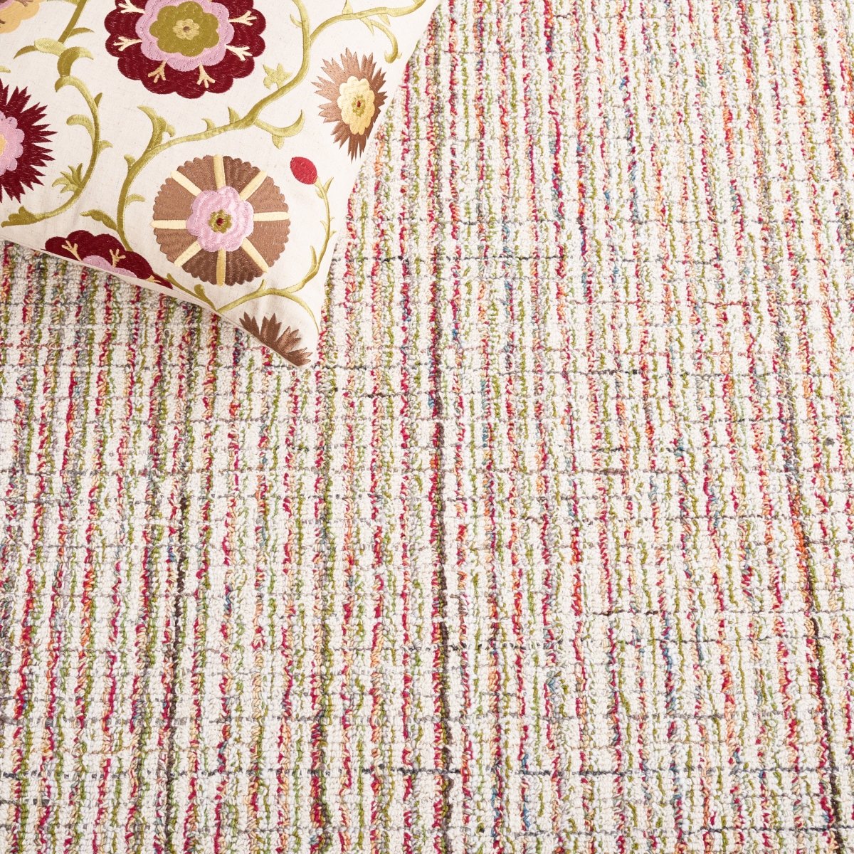 Safavieh Abstract Abt481Q Red/Green Rug.