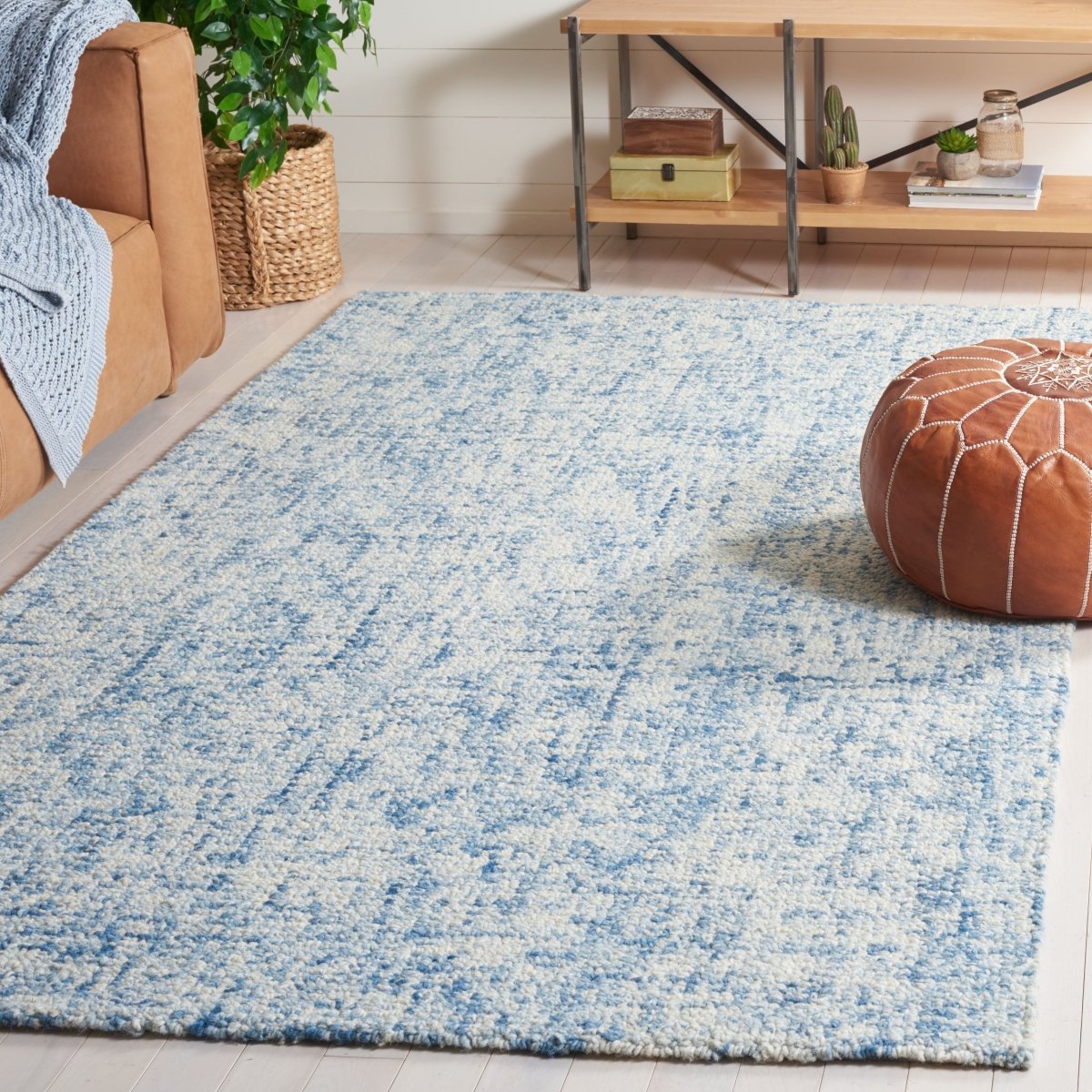 Safavieh Abstract Abt495M Blue/Ivory Rug.
