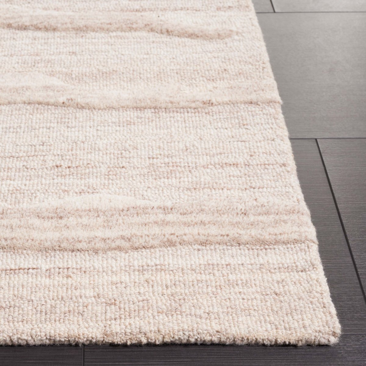Safavieh Abstract Abt496B Beige Rug.